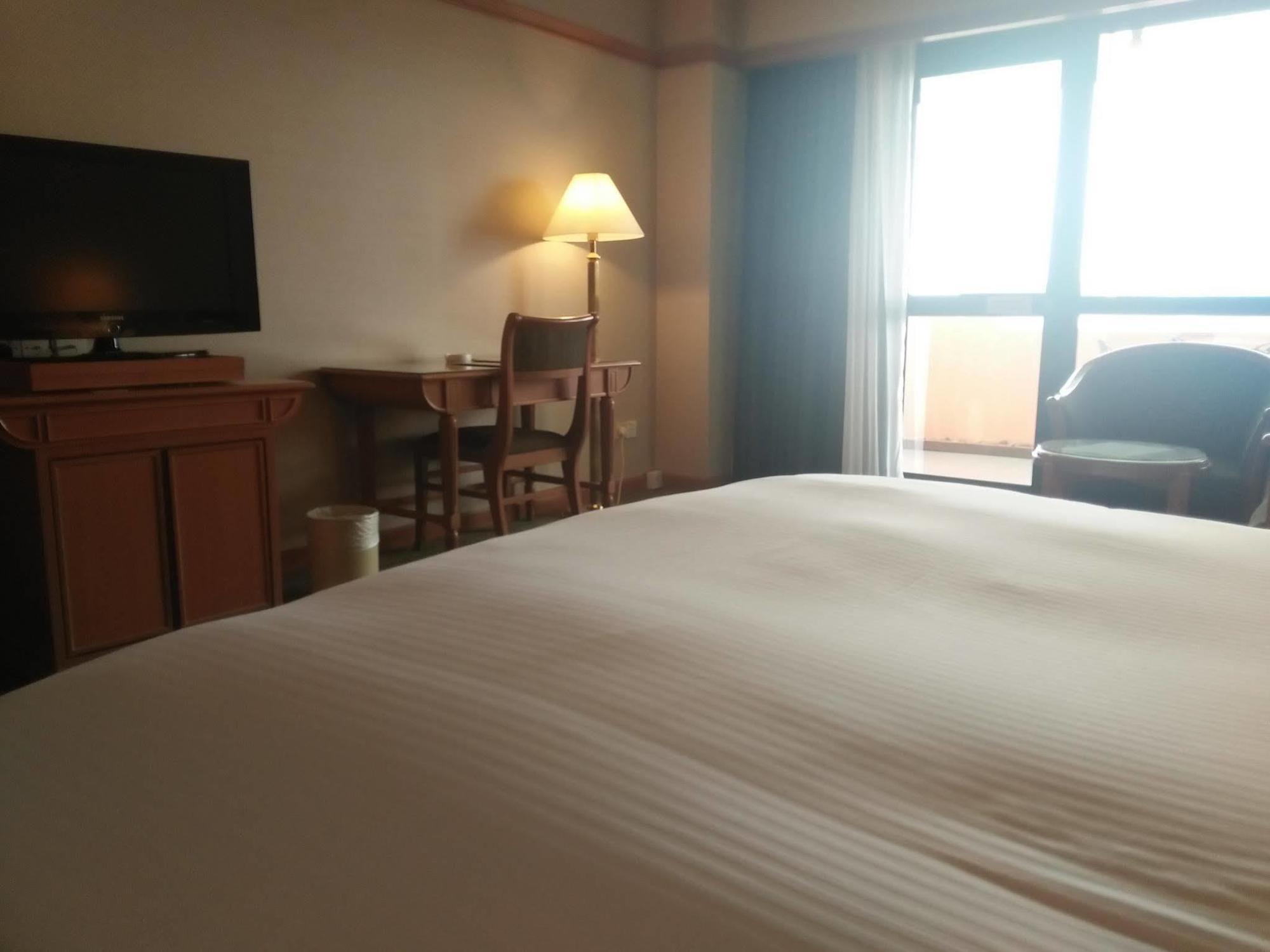 Grand Palace Hotel Miri Buitenkant foto